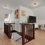 3 Bedroom Apartment In Heart Of Bergen