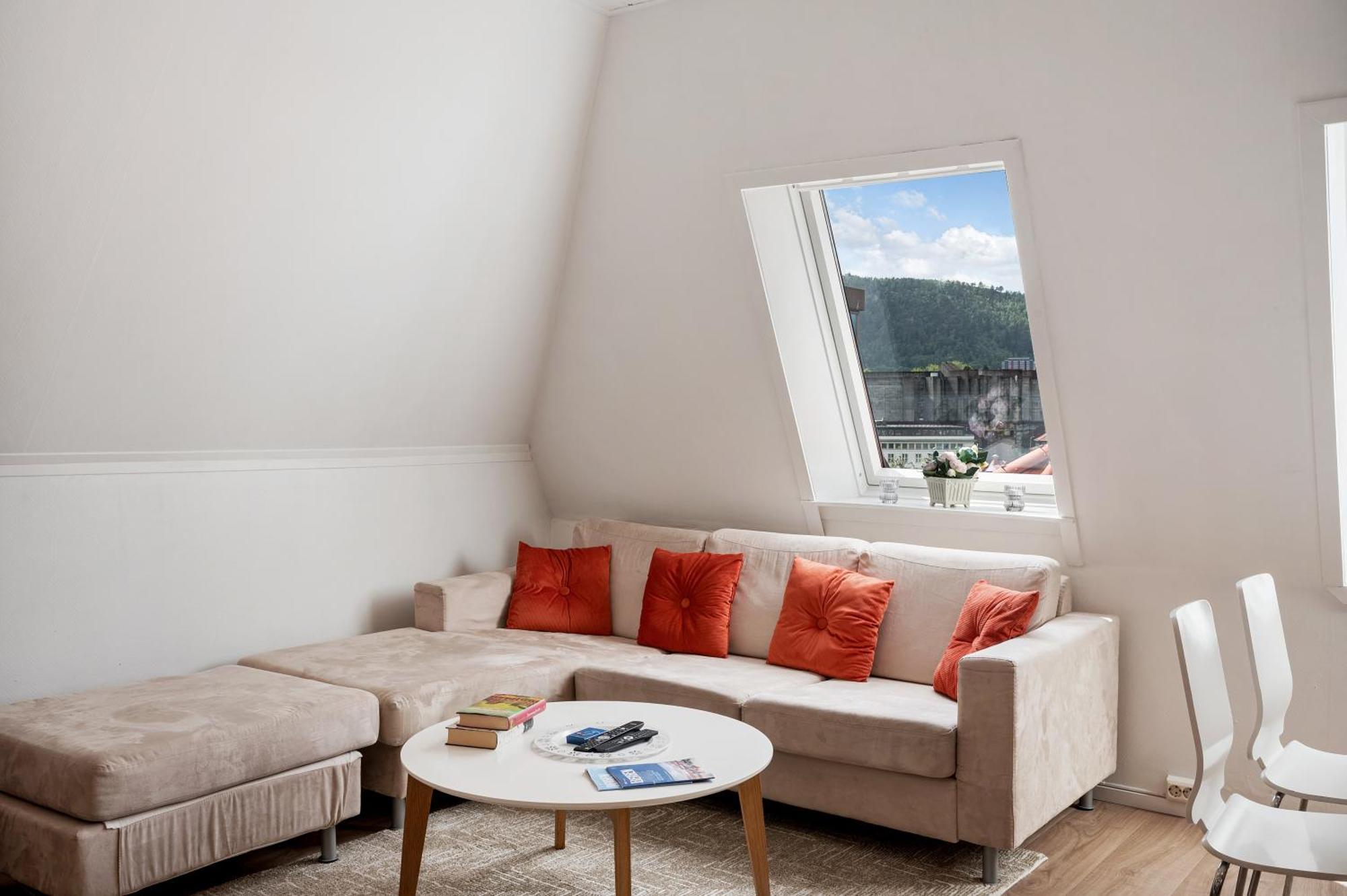 3 Bedroom In Heart Of Appartement Bergen